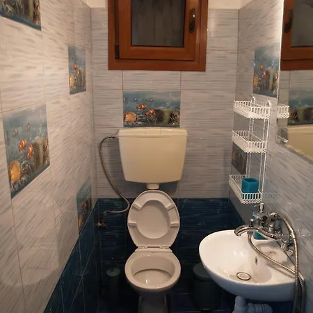 Ilioni House *
