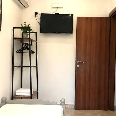 Ilioni House *