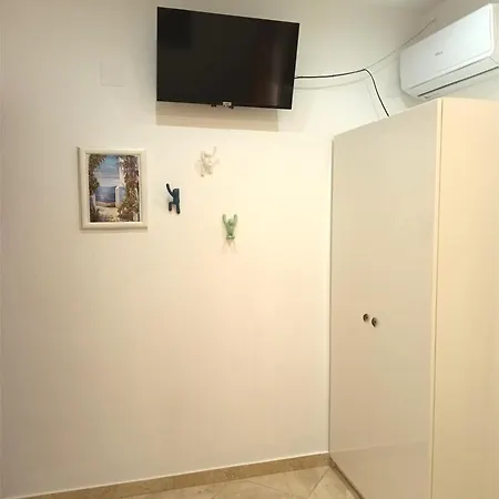 Ilioni House